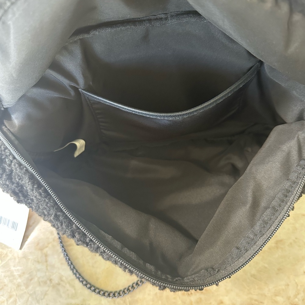 Black Sherpa/Sherling Crossbody Convertible Bum Bag - Picture 5 of 11